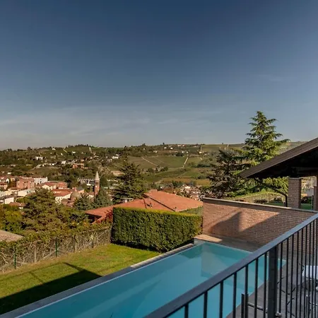 Alba Centro Con Piscina La Collina In Citta